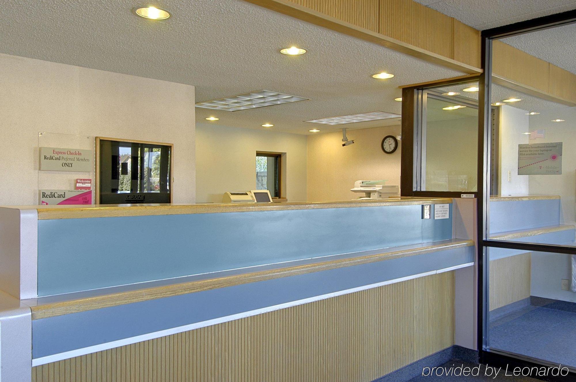 Travelodge By Wyndham Пеория Интерьер фото